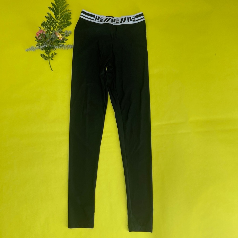 LF logo leggings
